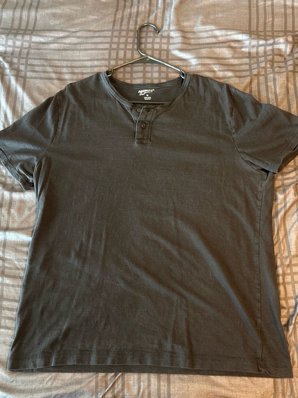 Arizona Jean Company Men's Black Short-Sleeve Henley Shirt